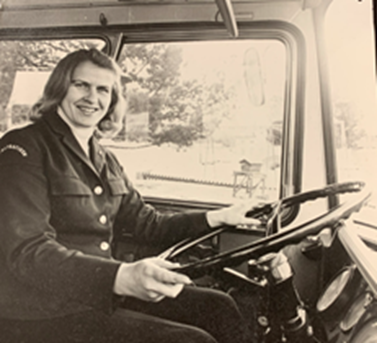 Bild på Gertrud Marklund, Luleås första kvinnliga bussförare.